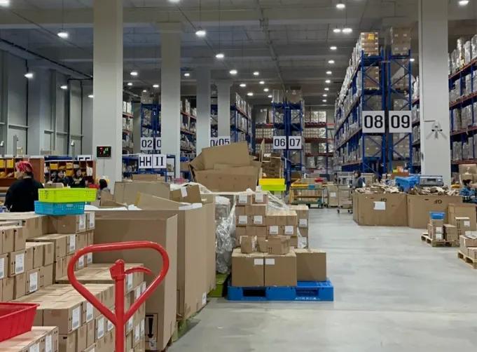 Guía de adquisiciones 2025: tipos de adquisiciones, pasos del proceso y estrategias clave para la gestión de costos y proveedores